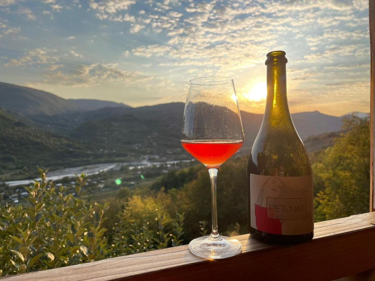 Sadmeli Winery Hotel Ambrolauri Kültér fotó