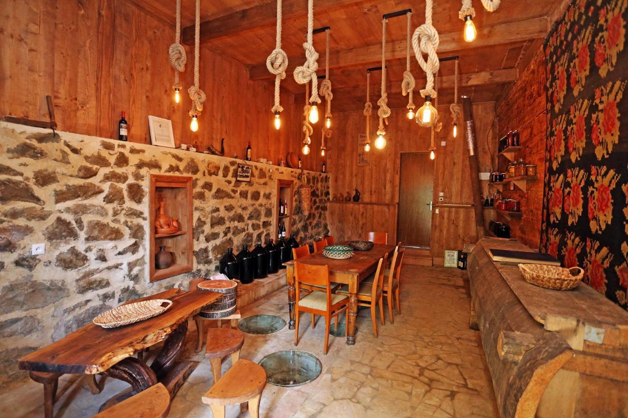 Sadmeli Winery Hotel Ambrolauri Kültér fotó