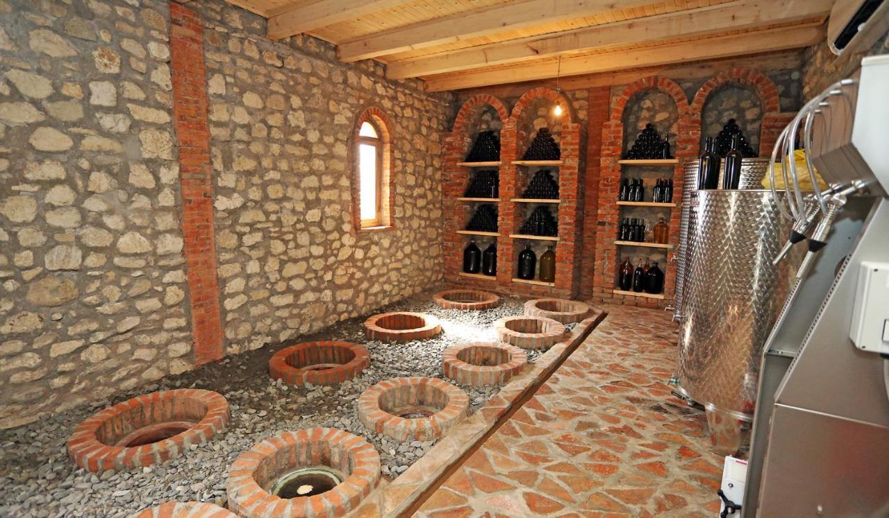 Sadmeli Winery Hotel Ambrolauri Kültér fotó