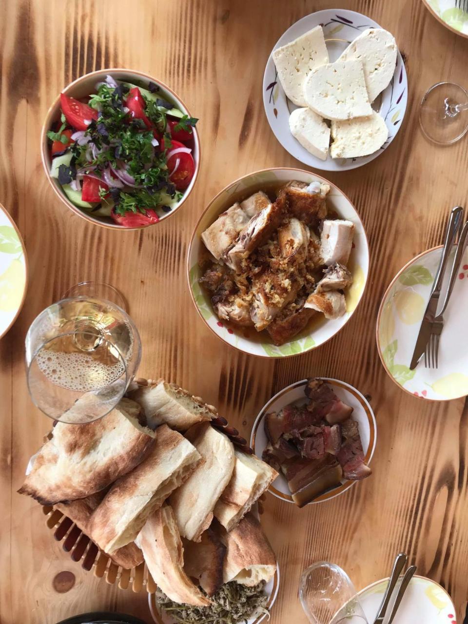 Sadmeli Winery Hotel Ambrolauri Kültér fotó