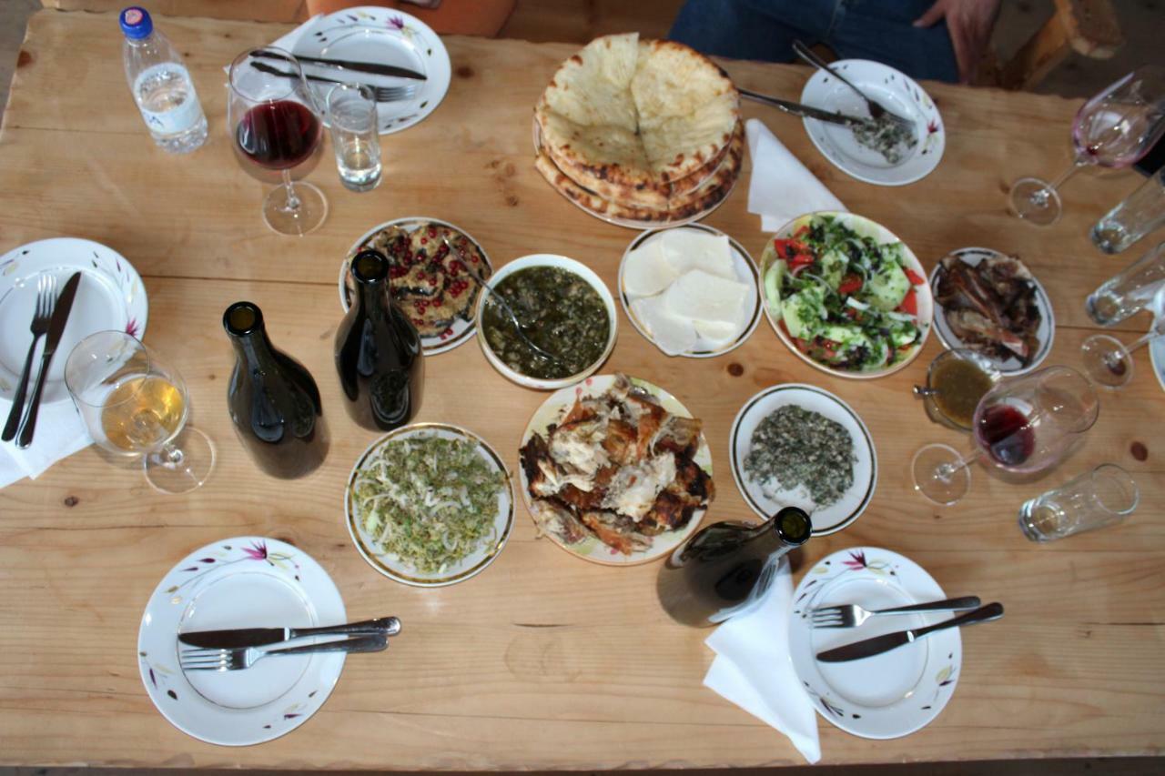 Sadmeli Winery Hotel Ambrolauri Kültér fotó